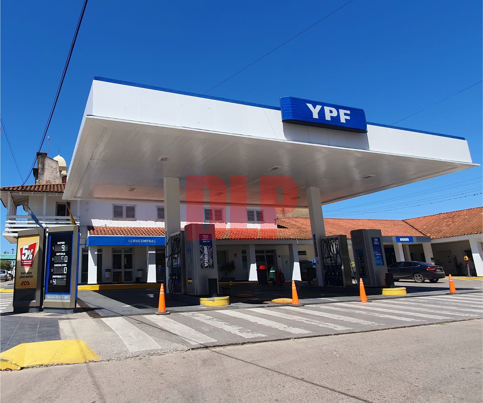 YPF anunció que bajará los precios de los combustibles